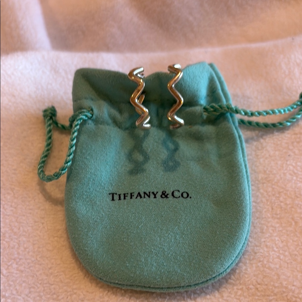 Tiffany & Co. Sterling Silver Zig Zag Earrings with Teal Pouch